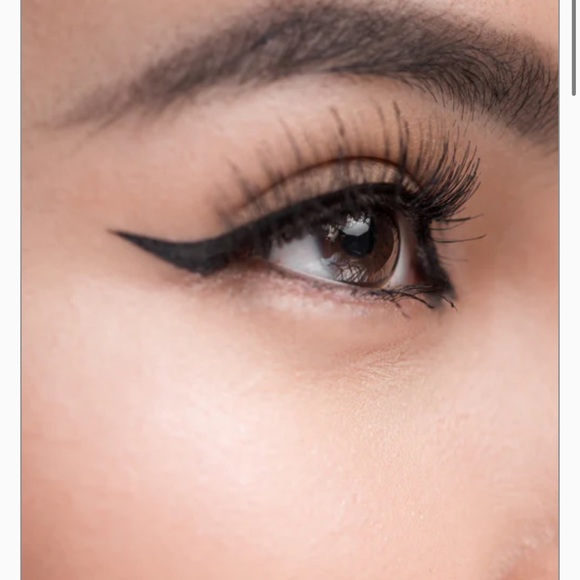 TRU GLUE WING FLING EYELINER STAMP - Picture 4 of 5